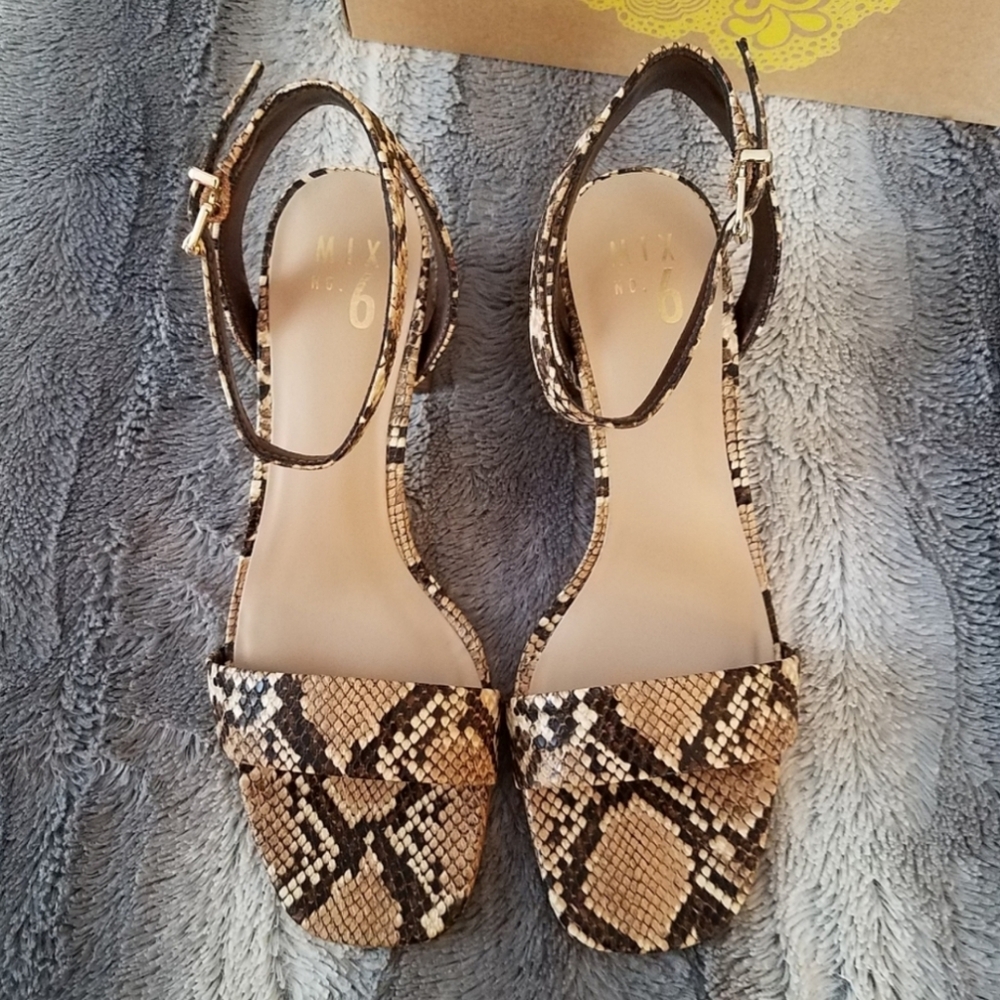 Snake skin print block heel sandals NWOT SIZE 7.5 - Picture 3 of 5